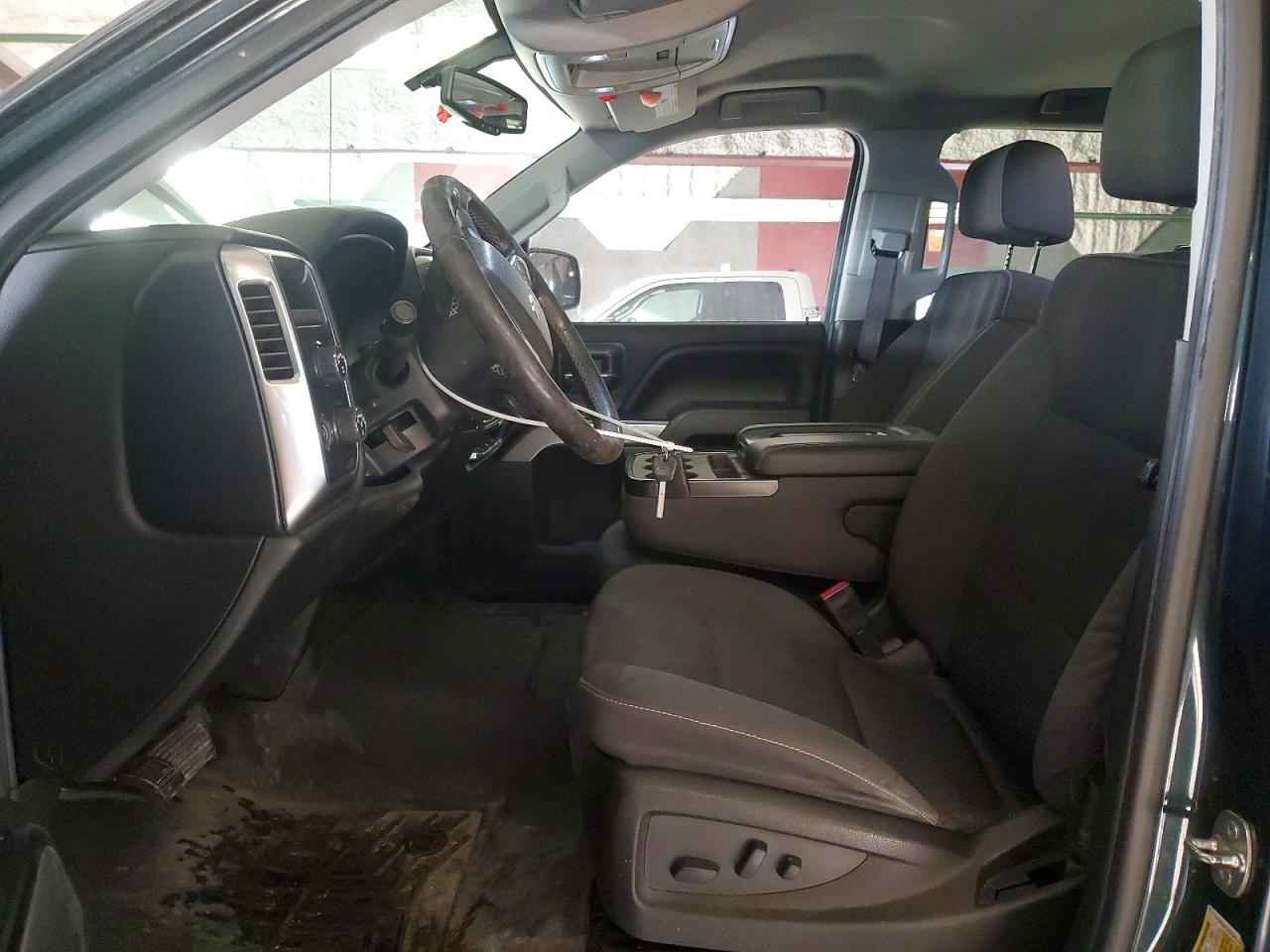 2017 CHEVROLET SILVERADO K1500 LT photo 13