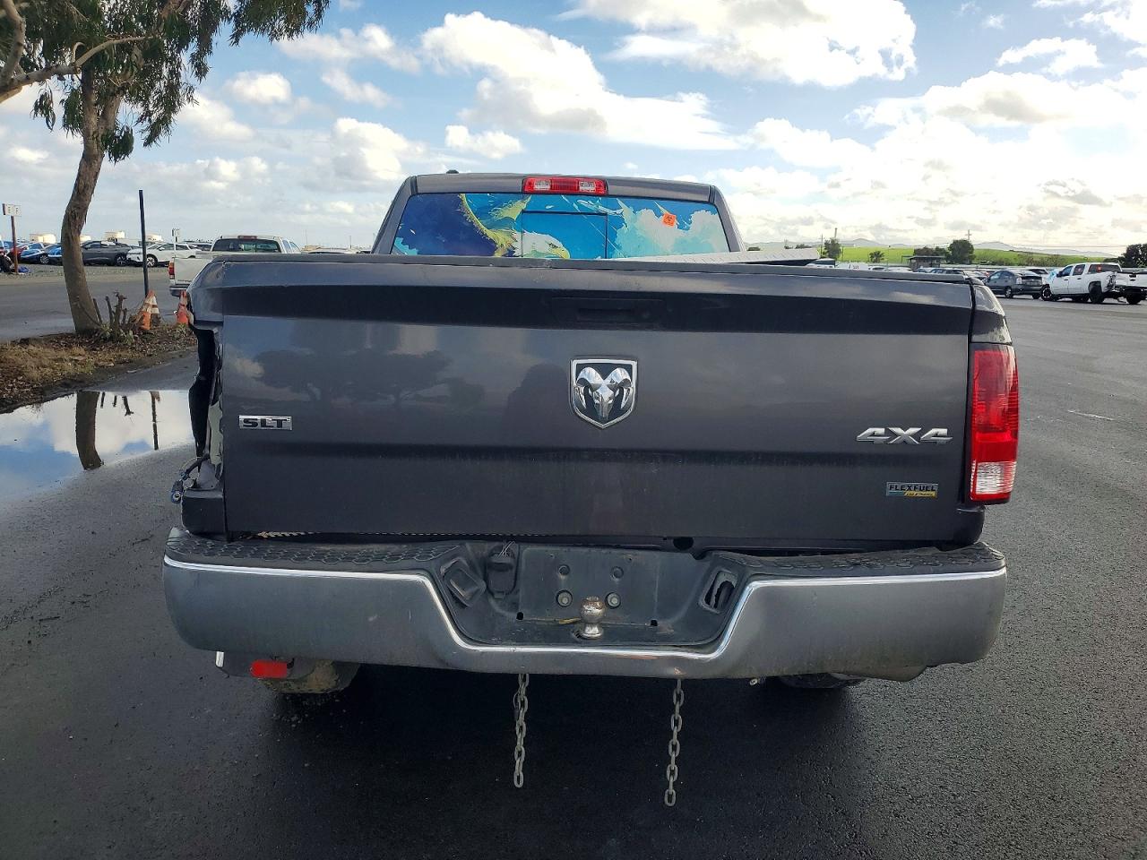 2015 RAM 1500 SLT photo 16