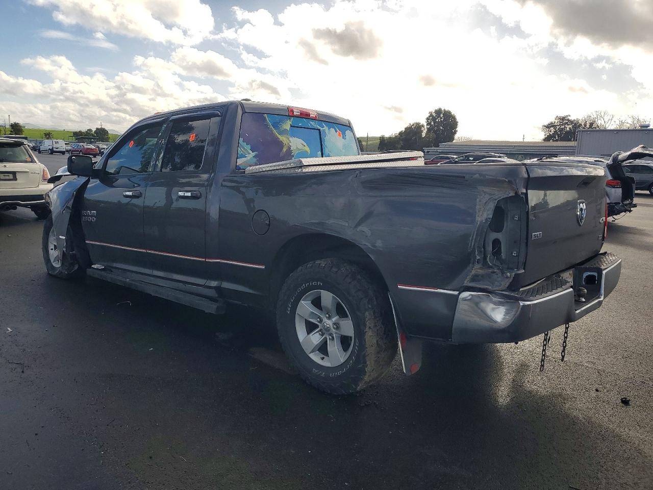2015 RAM 1500 SLT photo 4