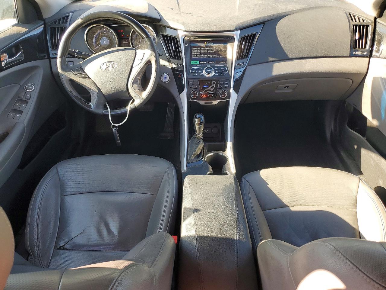 2012 HYUNDAI SONATA SE photo 8