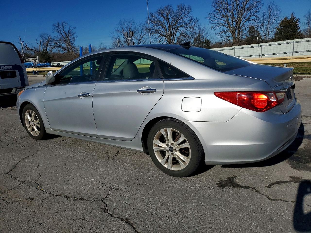 2012 HYUNDAI SONATA SE photo 2