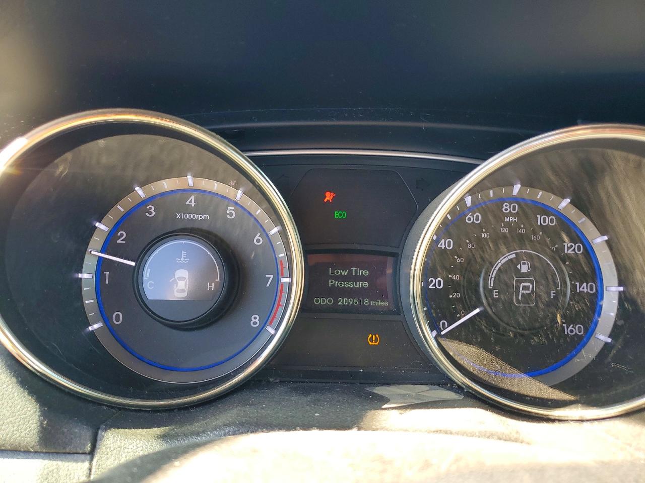 2012 HYUNDAI SONATA SE photo 9