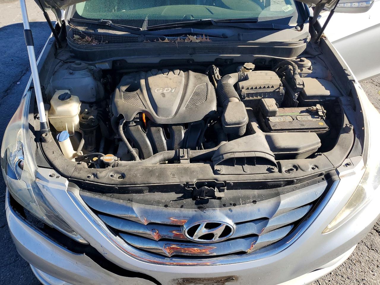 2012 HYUNDAI SONATA SE photo 11