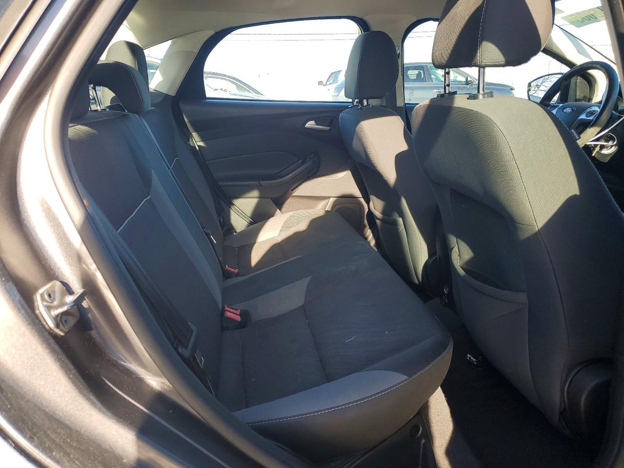 2014 FORD FOCUS SE photo 10