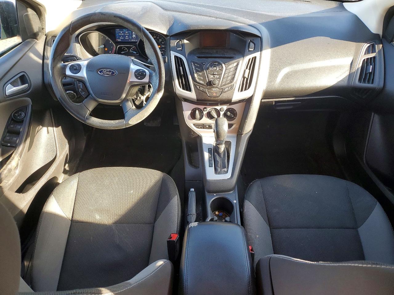2014 FORD FOCUS SE photo 8