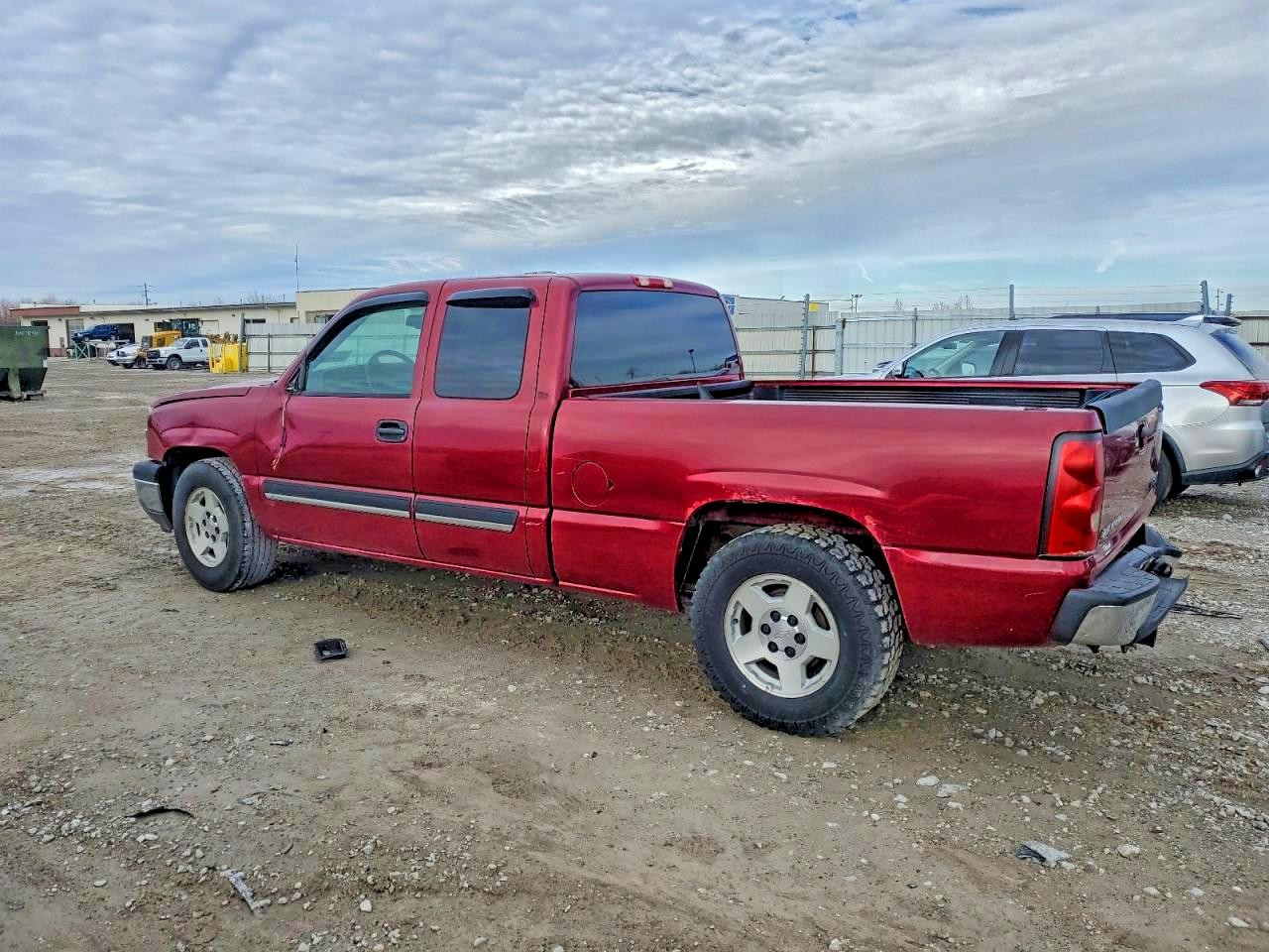 2005 CHEVROLET SILVERADO C1500 photo 2