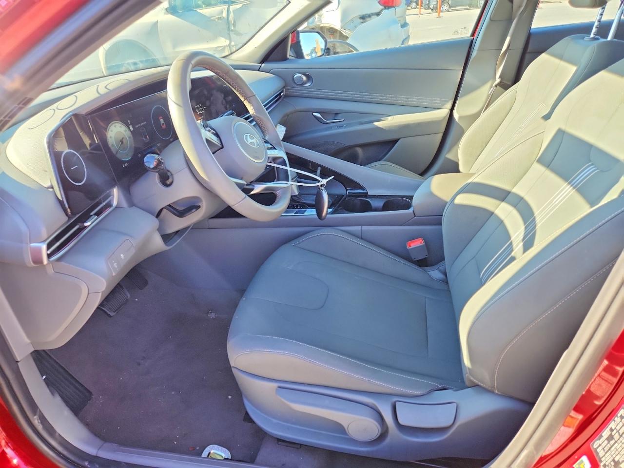 2025 HYUNDAI ELANTRA SEL photo 7