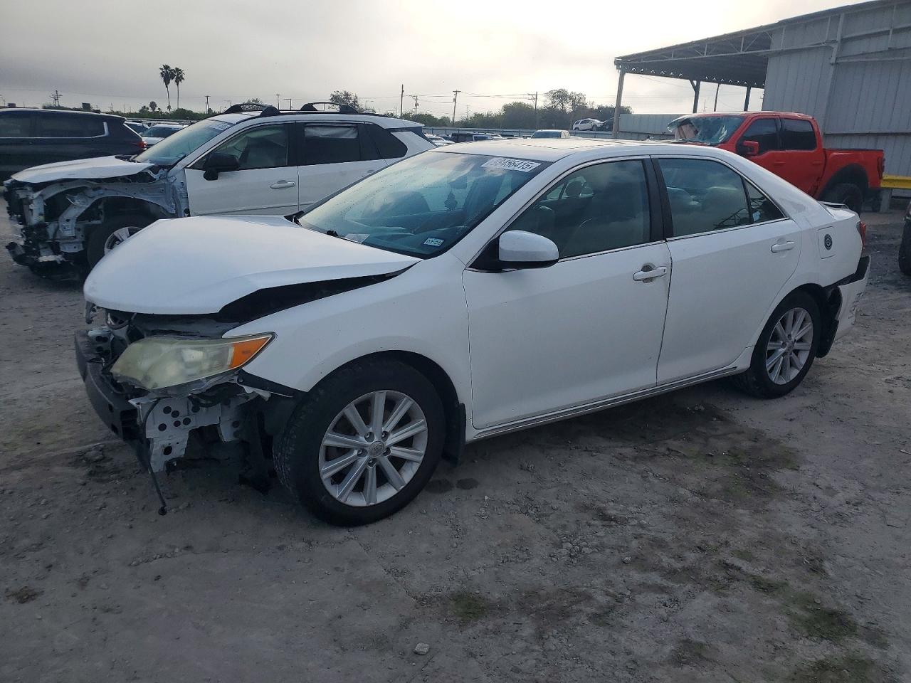 2014 TOYOTA CAMRY