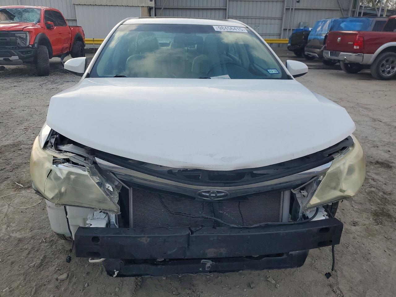 2014 TOYOTA CAMRY SE photo 5