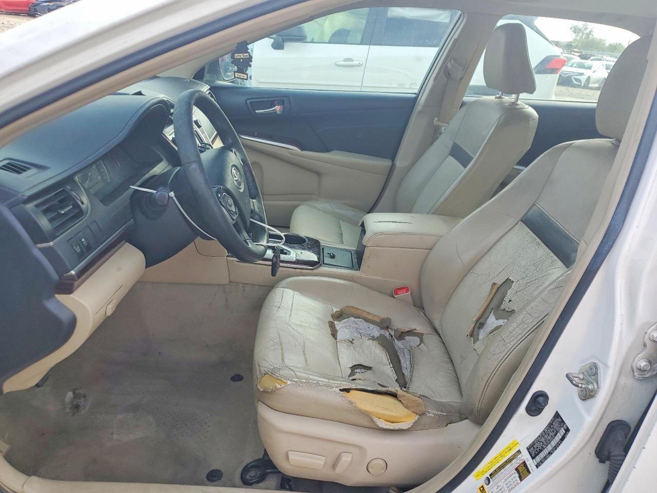 2014 TOYOTA CAMRY SE photo 7