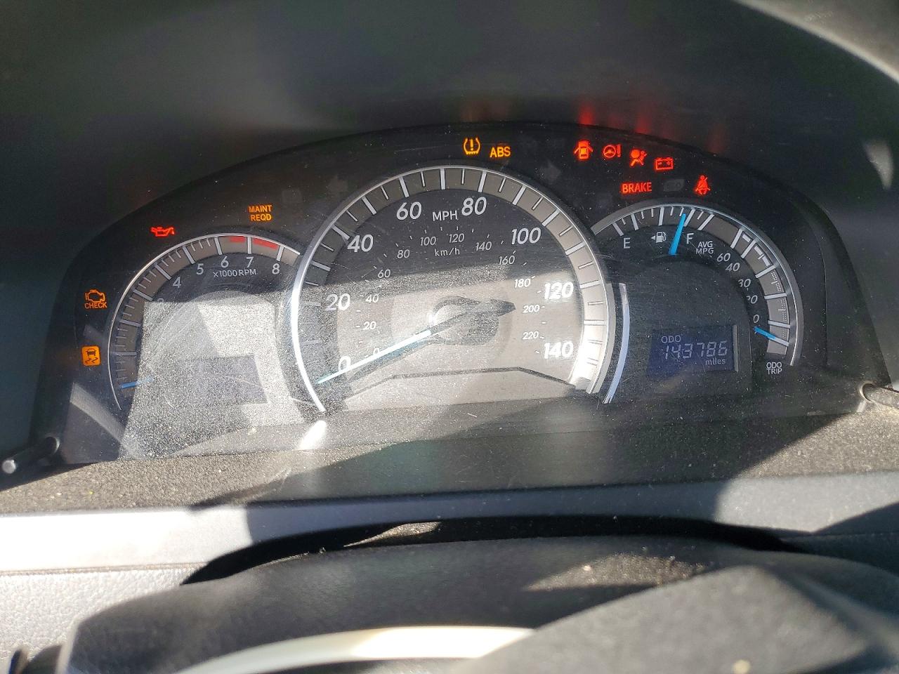 2014 TOYOTA CAMRY L photo 17