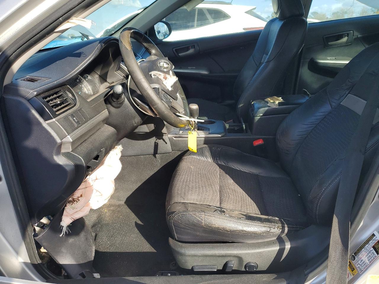 2014 TOYOTA CAMRY L photo 13