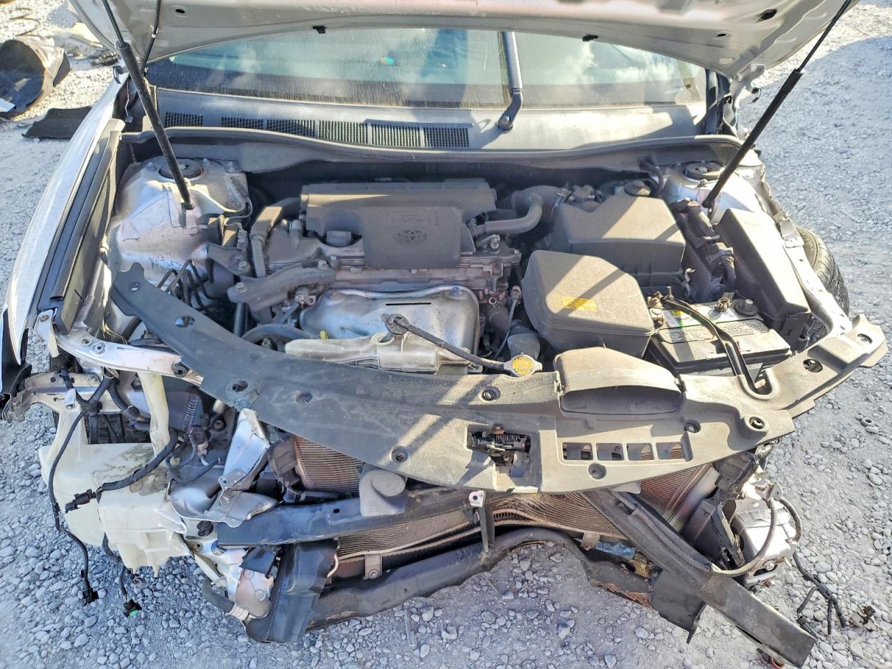 2014 TOYOTA CAMRY L photo 21