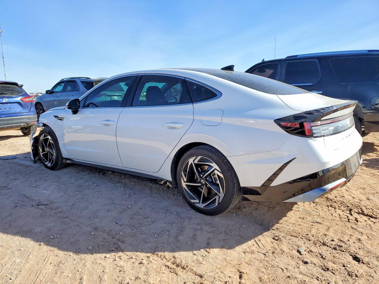 2024 HYUNDAI SONATA SEL photo 2