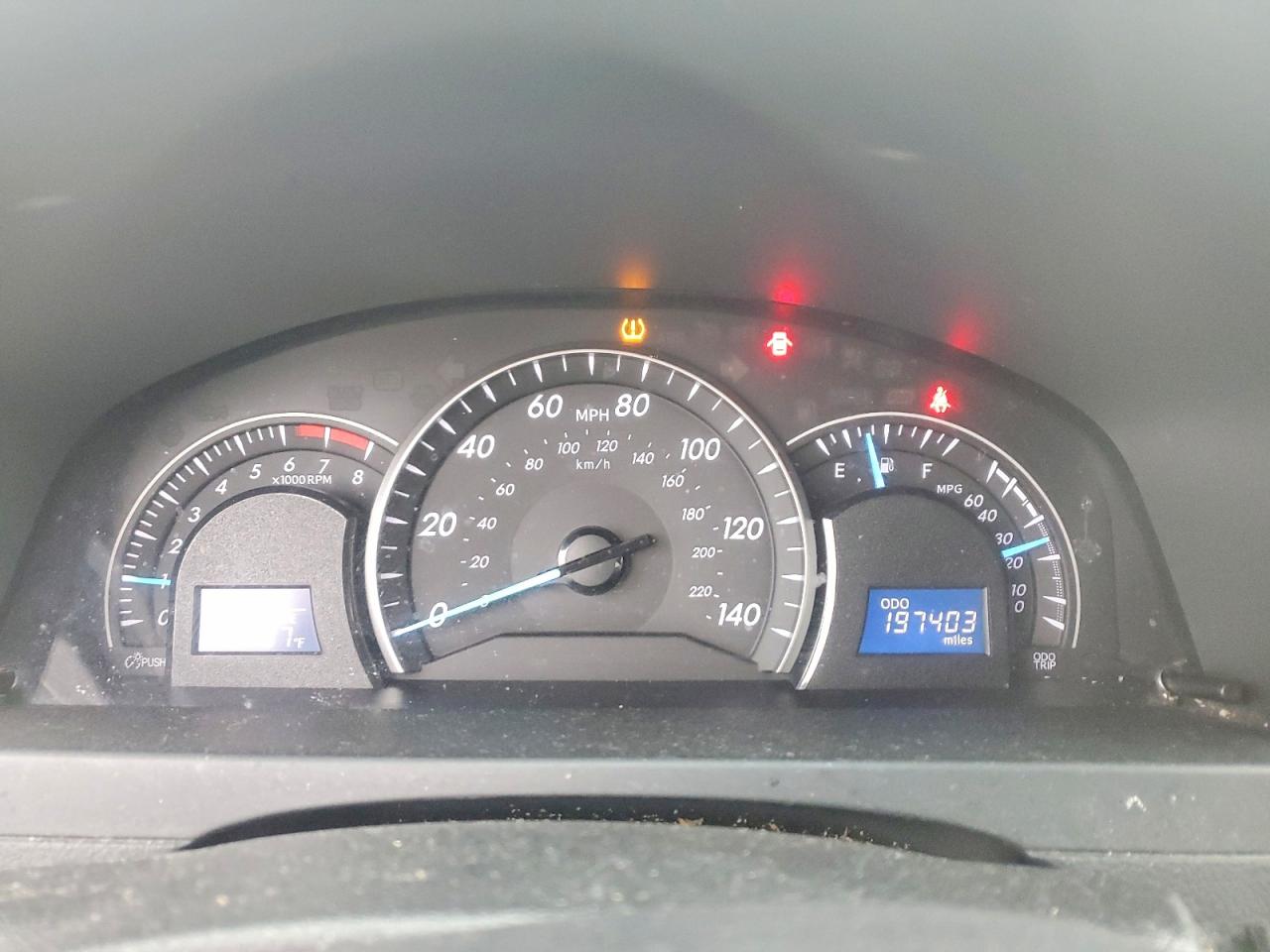 2012 TOYOTA CAMRY LE photo 17