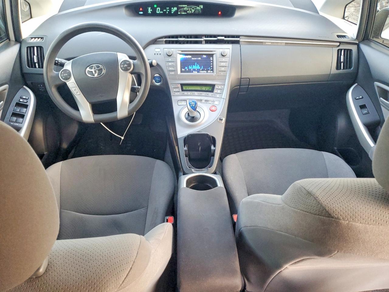 2014 TOYOTA PRIUS photo 8