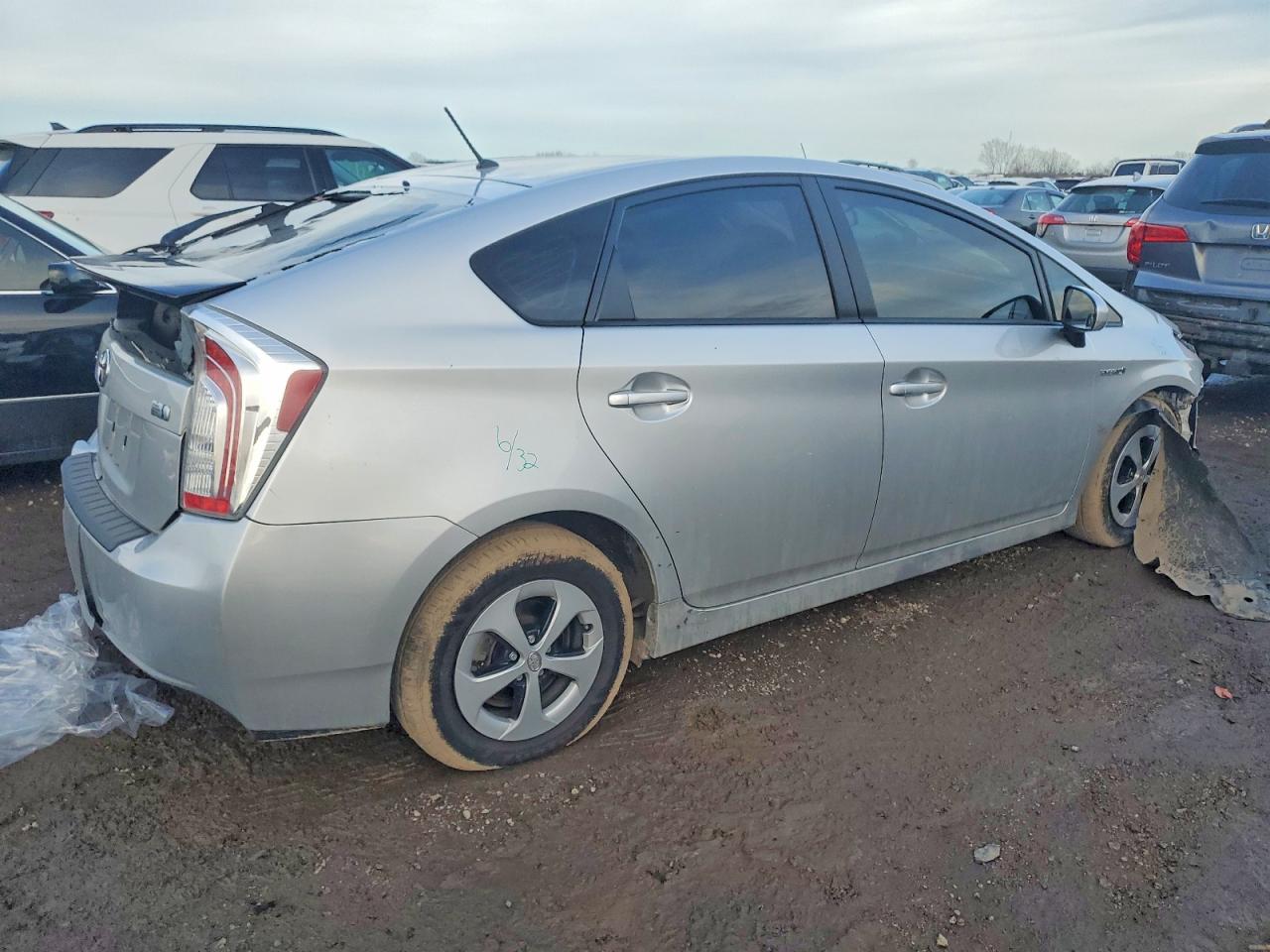 2014 TOYOTA PRIUS photo 3