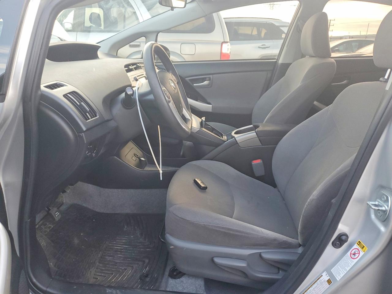 2014 TOYOTA PRIUS photo 7