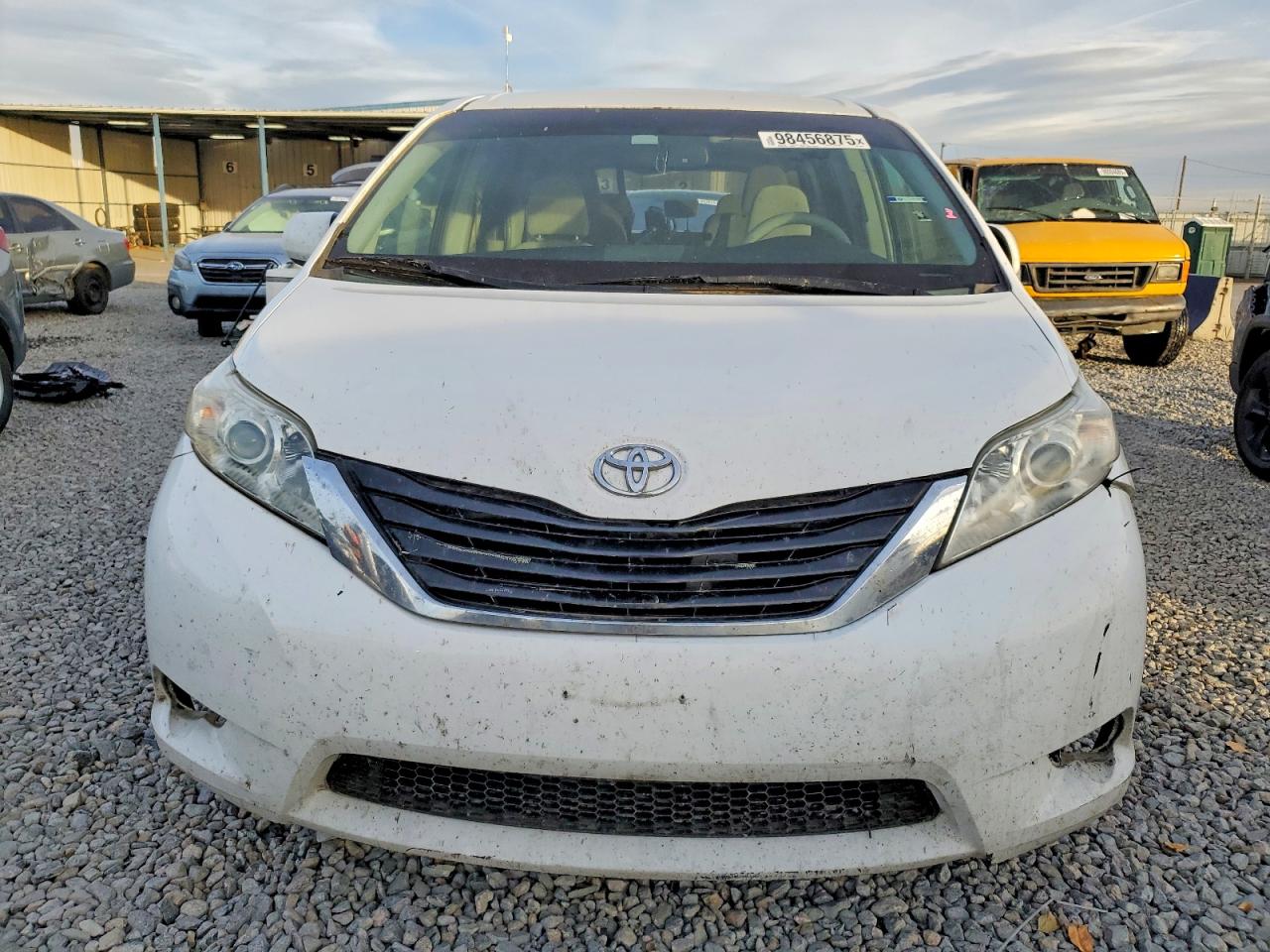 2014 TOYOTA SIENNA LE 8-PASSENGER photo 5