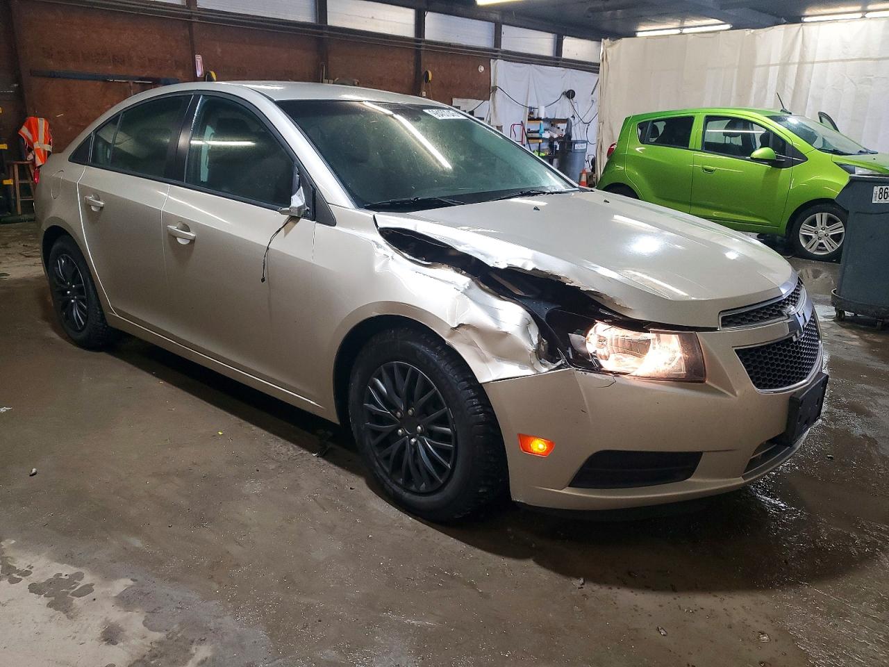 2013 CHEVROLET CRUZE LS photo 4