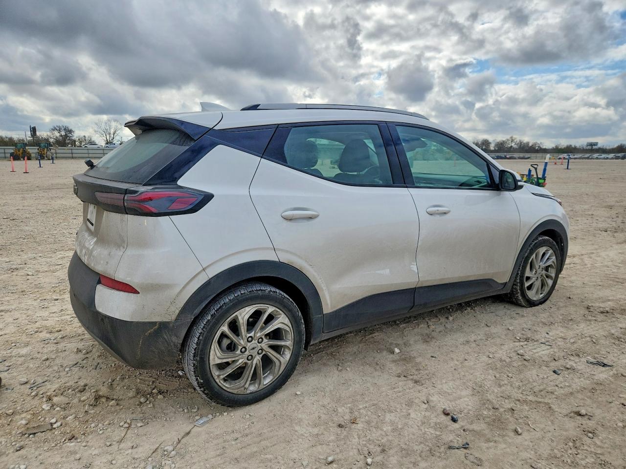 2023 CHEVROLET BOLT EUV LT photo 3