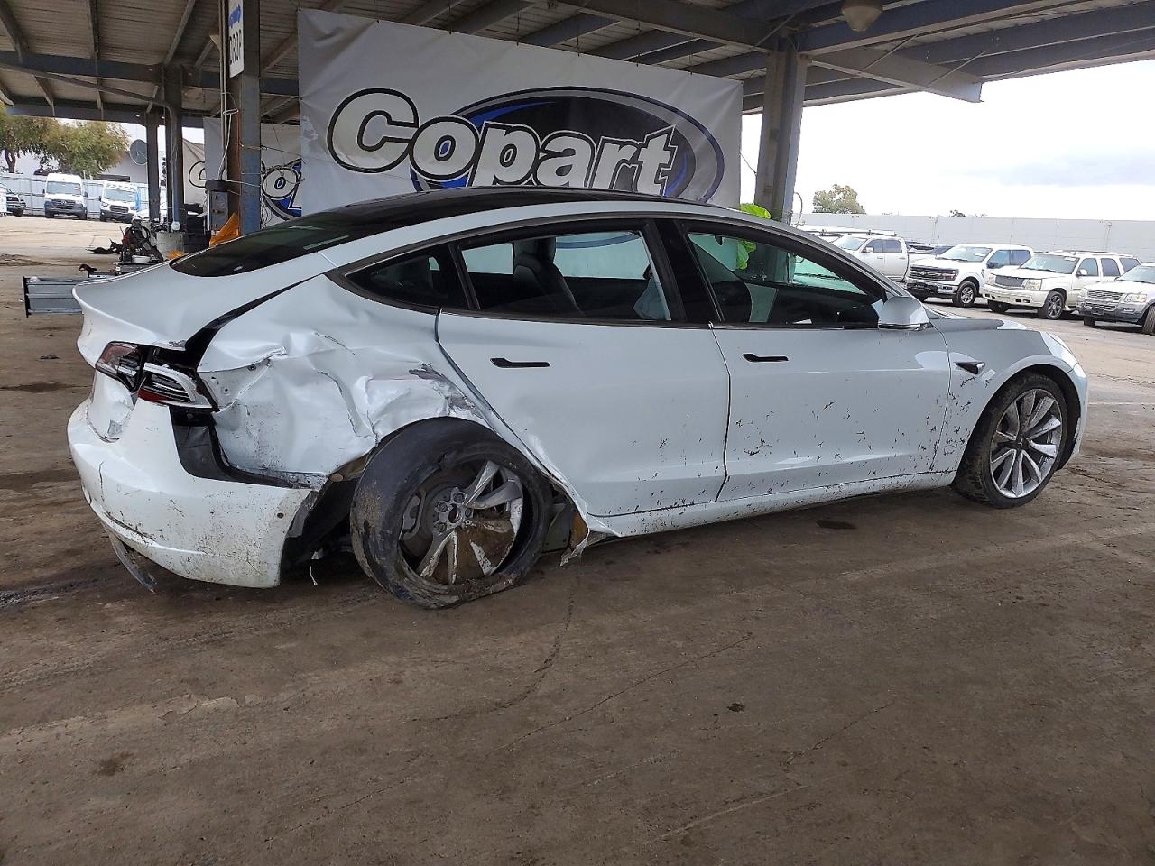 2018 TESLA MODEL 3 photo 3