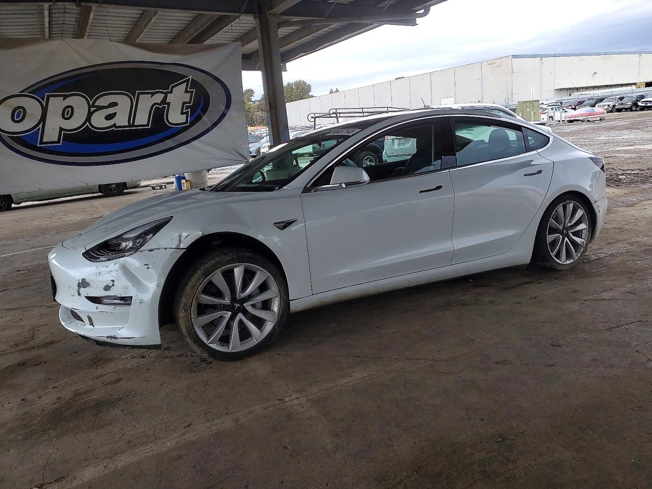 2018 TESLA MODEL 3