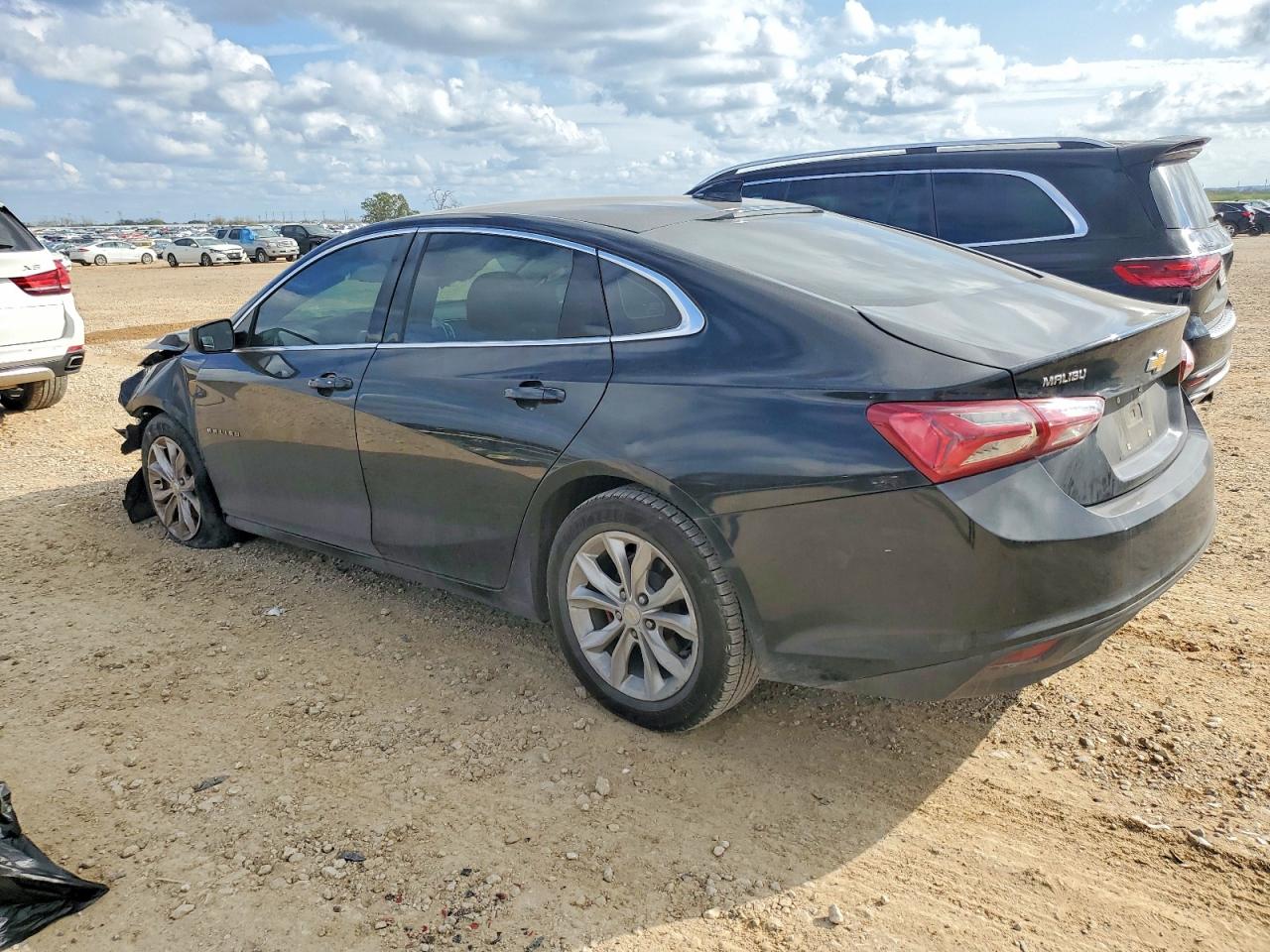 2022 CHEVROLET MALIBU LT photo 2