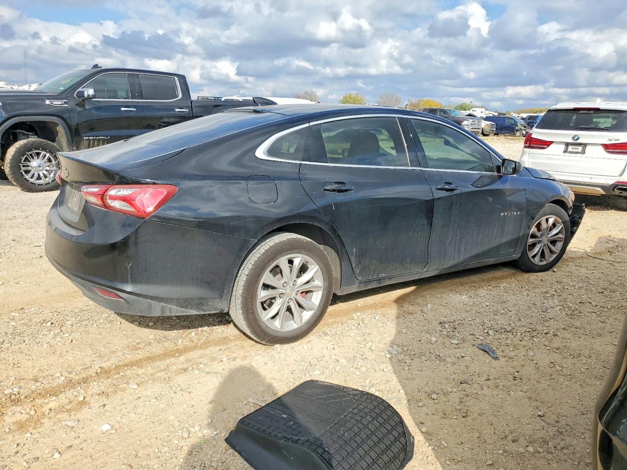 2022 CHEVROLET MALIBU LT photo 3