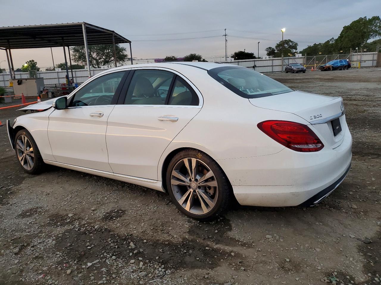 2015 MERCEDES-BENZ C 300 photo 3