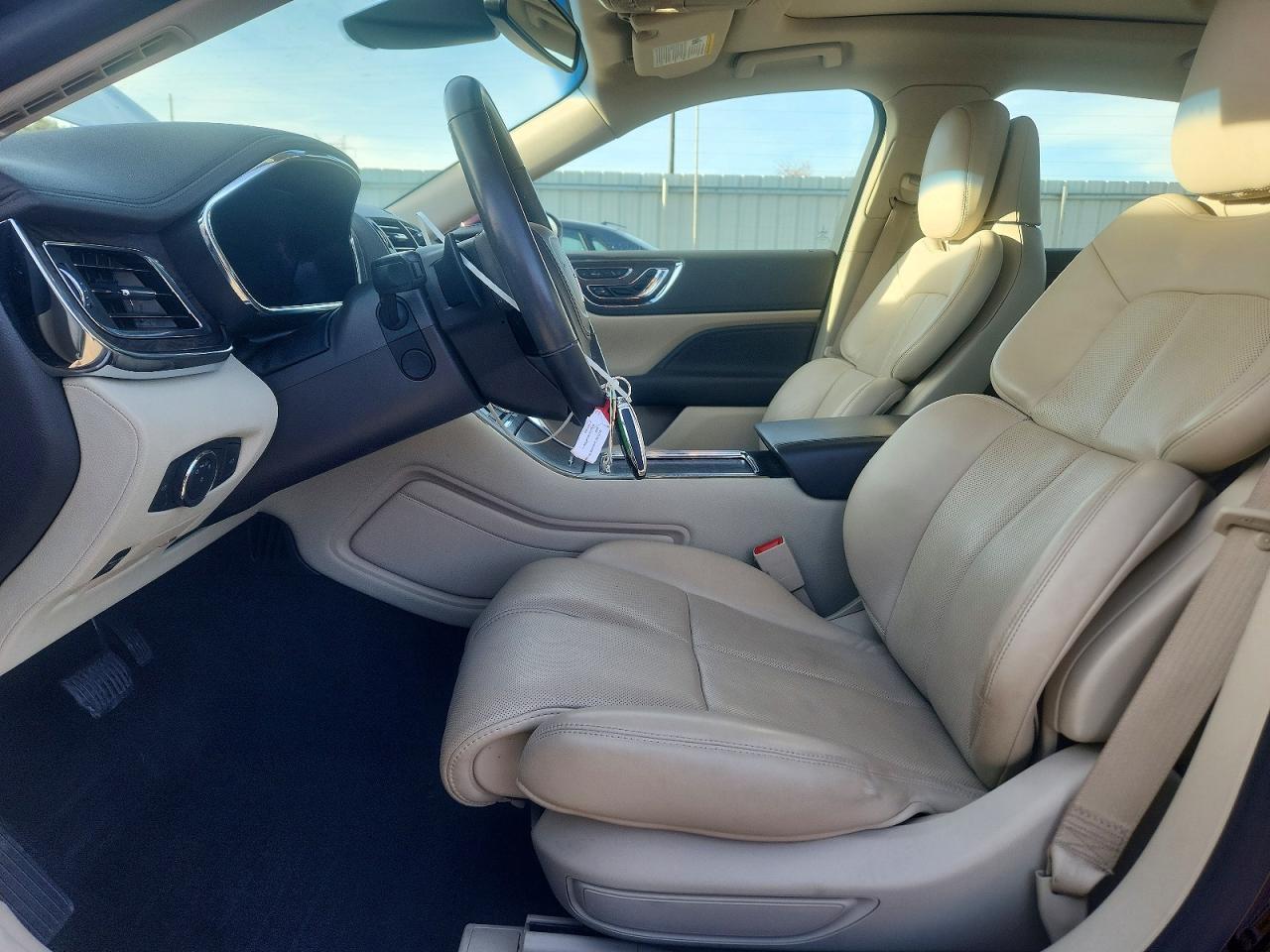 2019 LINCOLN CONTINENTAL SELECT photo 13