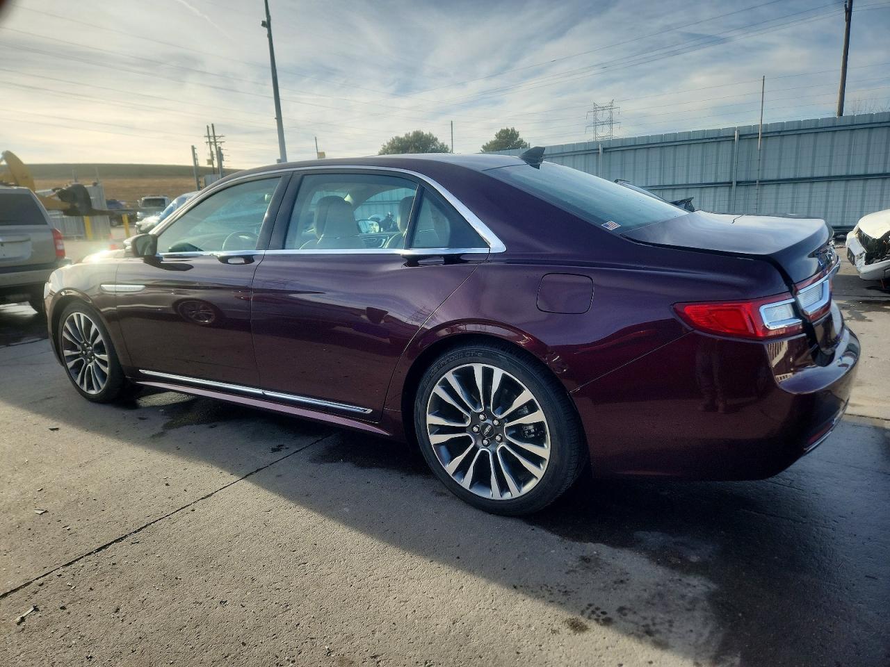 2019 LINCOLN CONTINENTAL SELECT photo 3