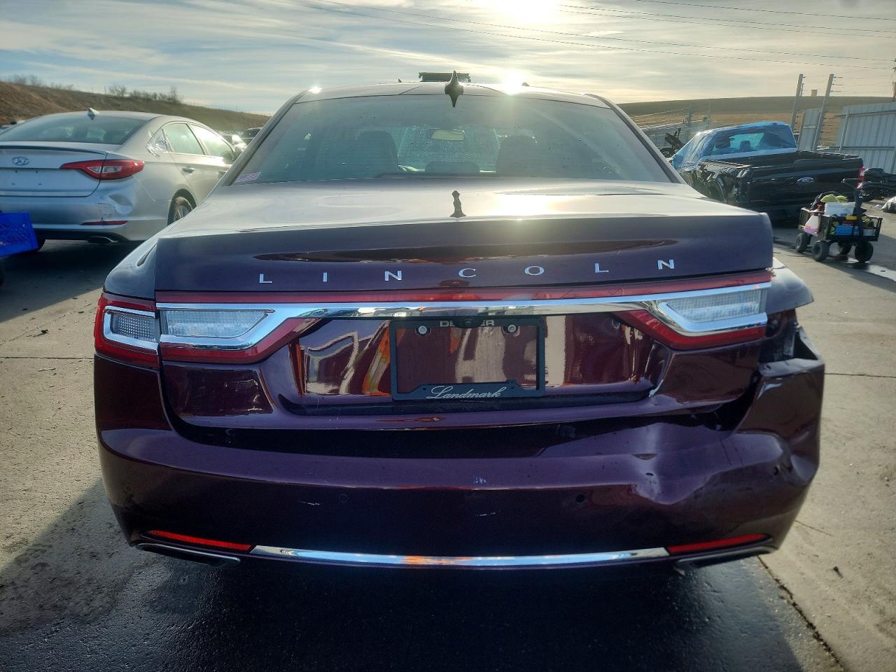 2019 LINCOLN CONTINENTAL SELECT photo 11