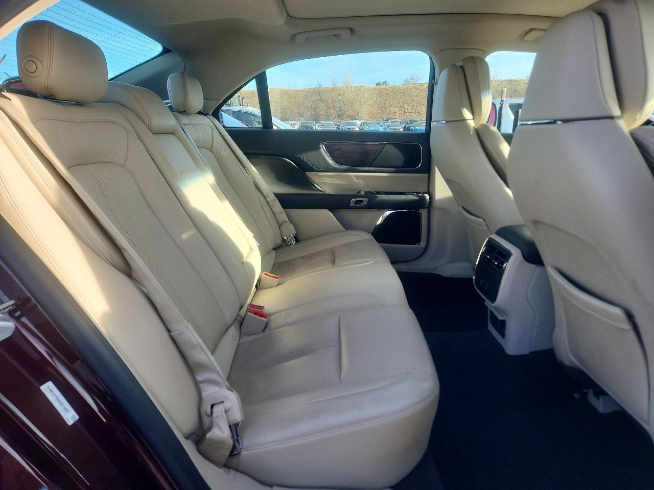 2019 LINCOLN CONTINENTAL SELECT photo 19