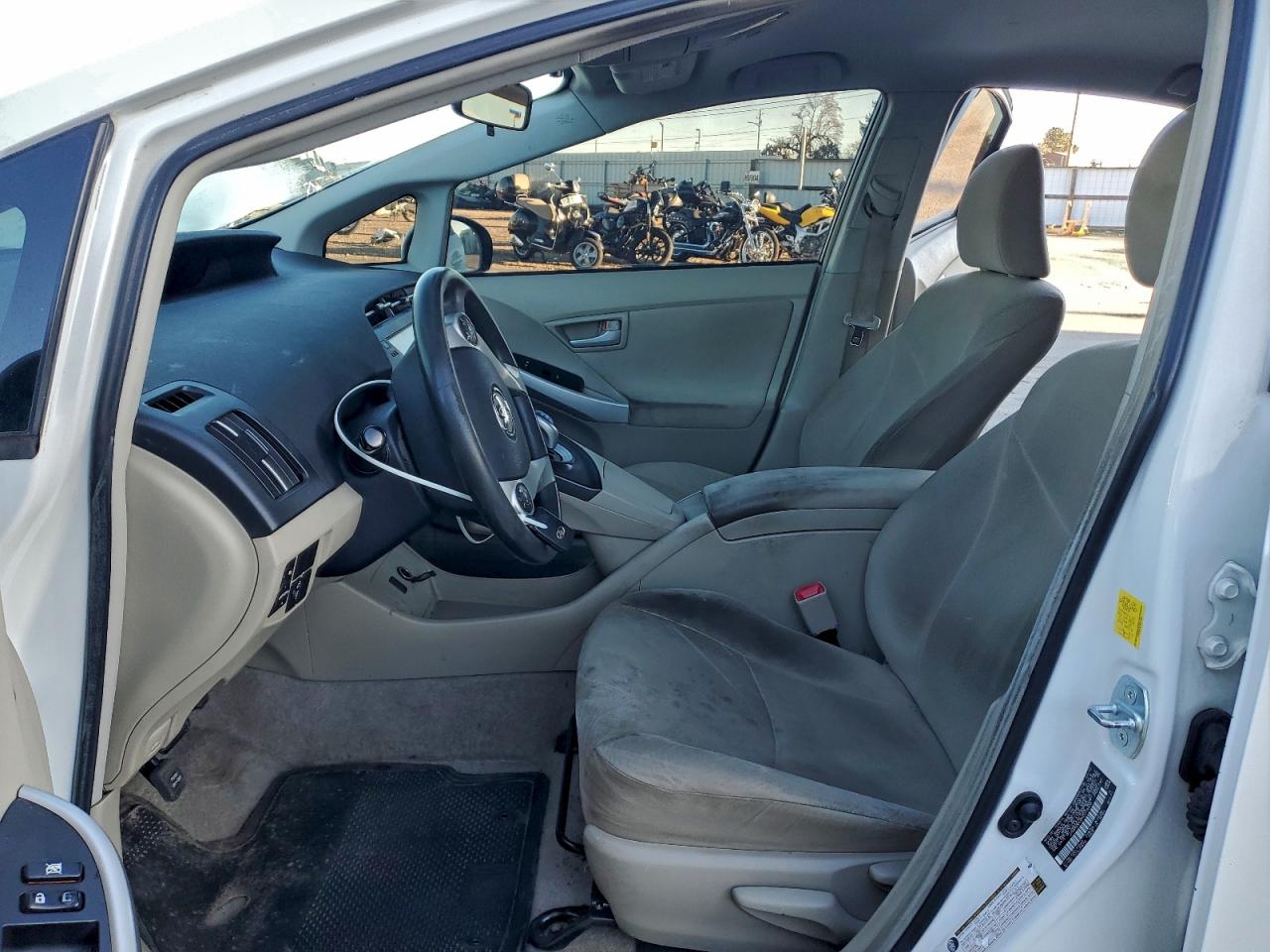 2010 TOYOTA PRIUS photo 19