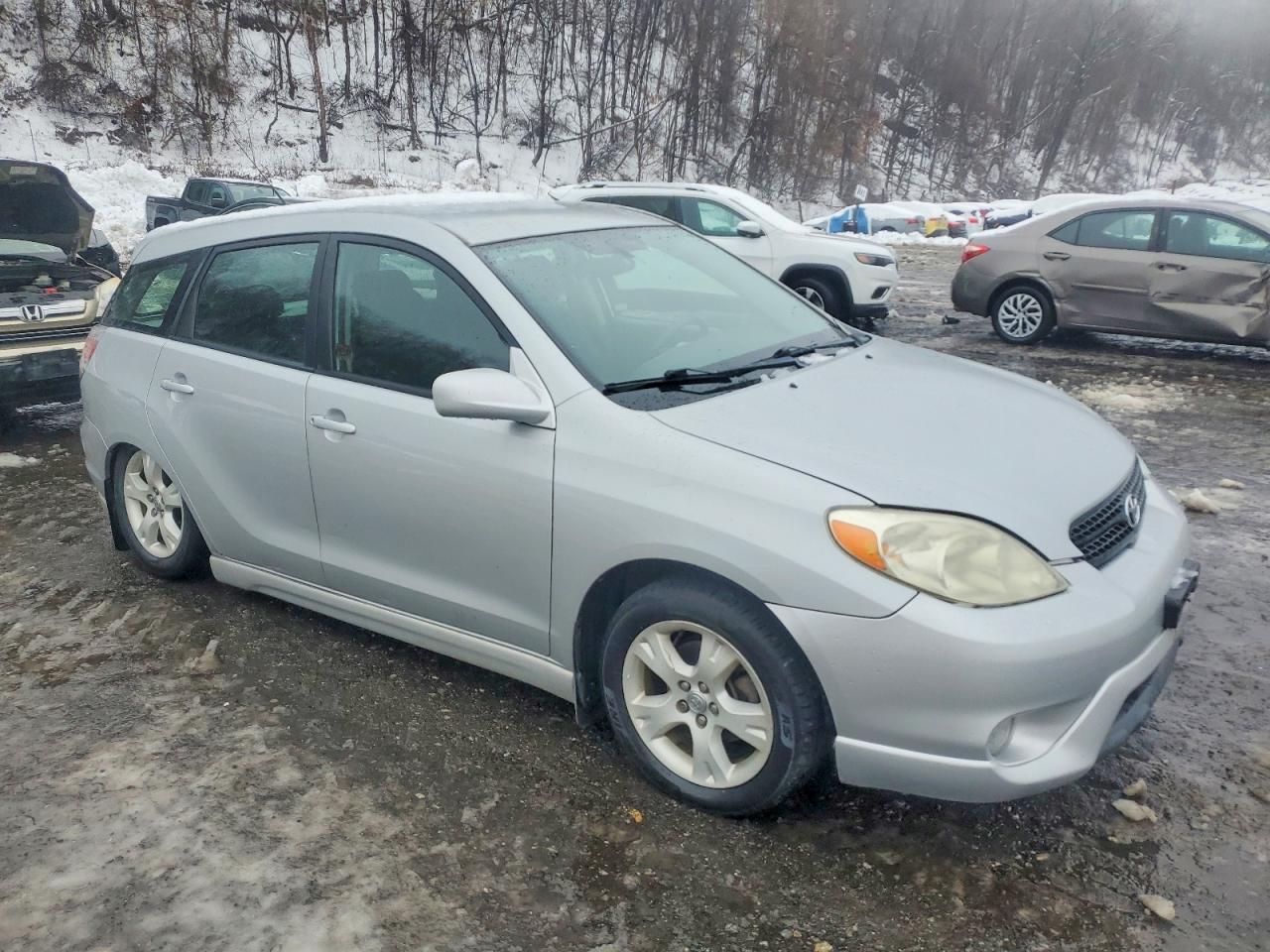 2005 TOYOTA COROLLA MATRIX BASE photo 4