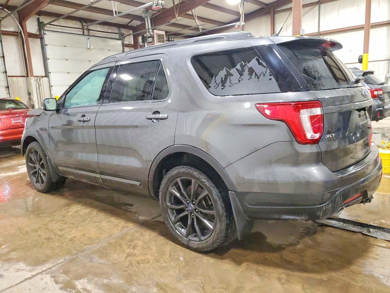 2018 FORD EXPLORER XLT photo 3