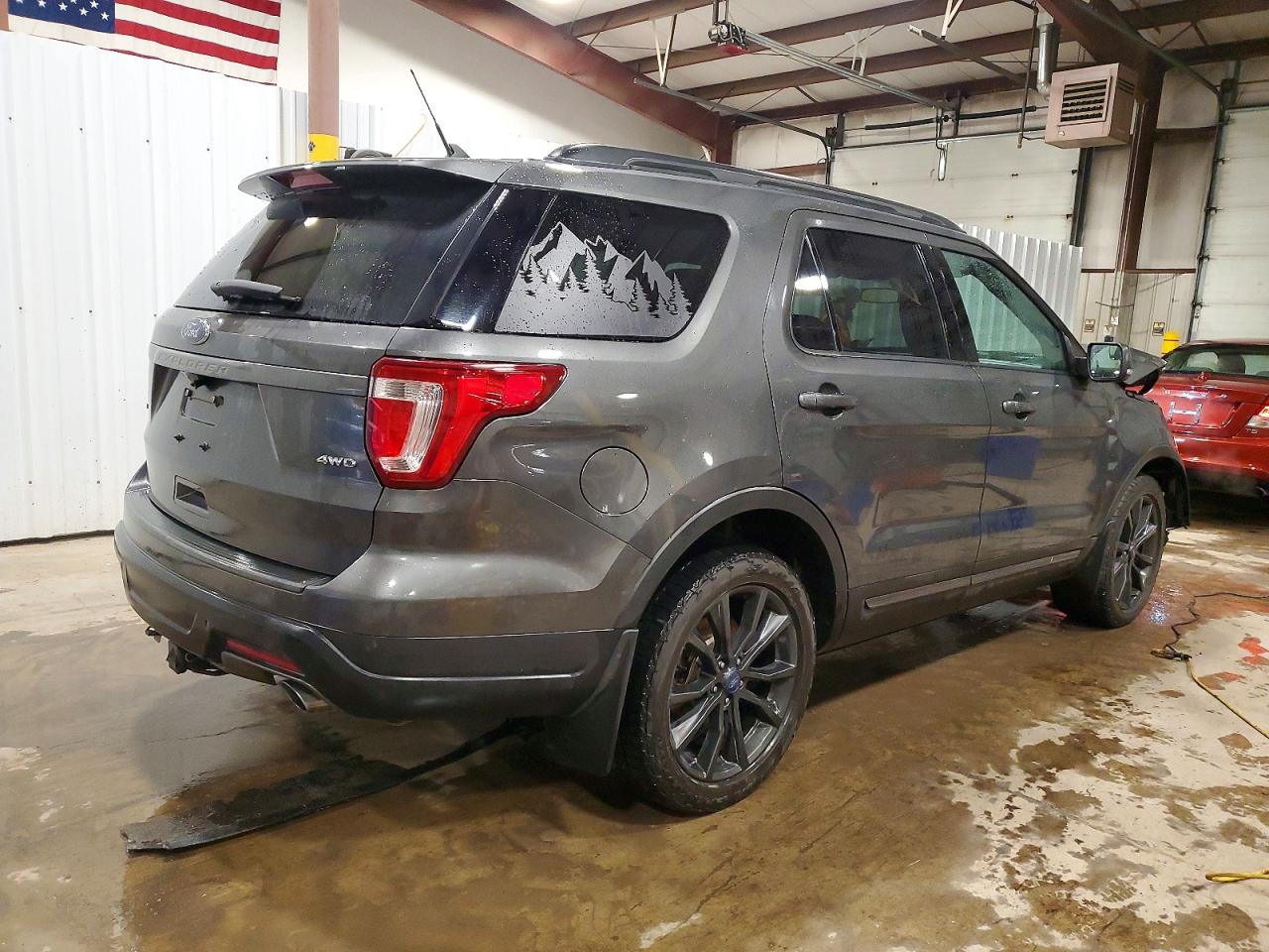 2018 FORD EXPLORER XLT photo 5