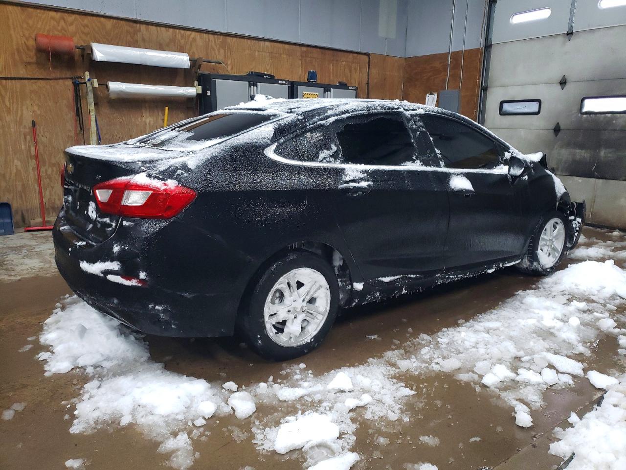 2017 CHEVROLET CRUZE LT photo 3