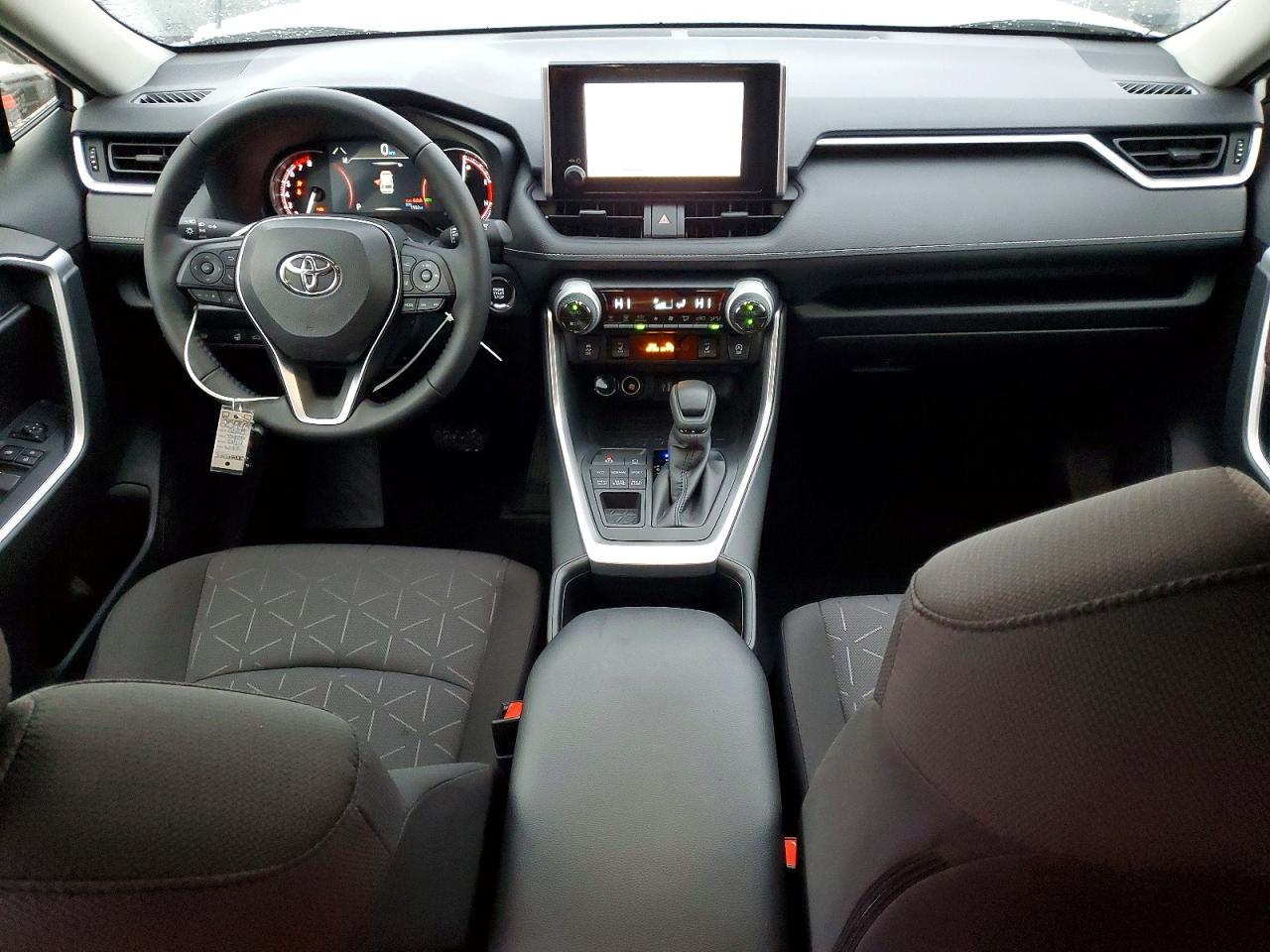 2025 TOYOTA RAV4 XLE photo 8