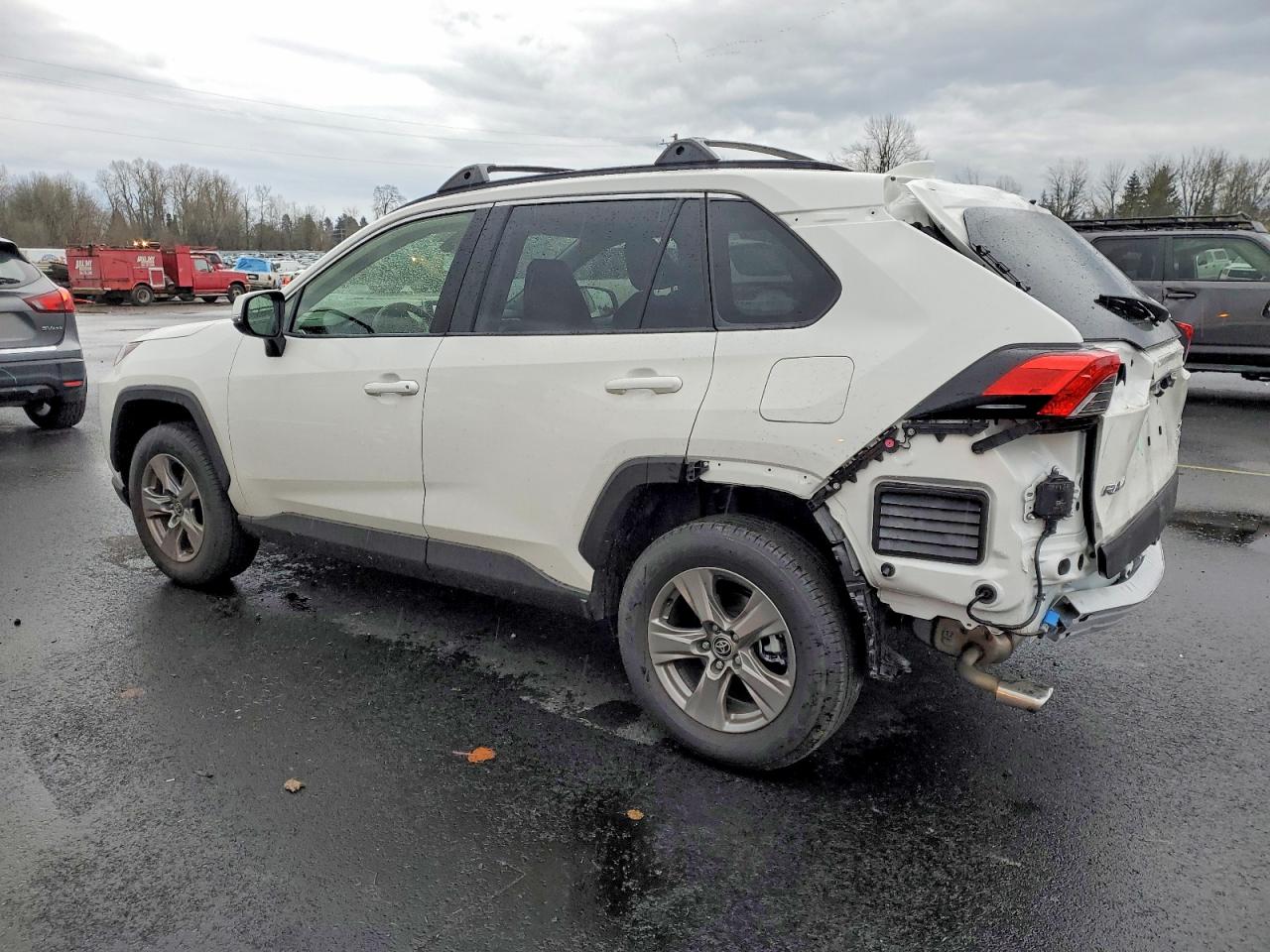 2025 TOYOTA RAV4 XLE photo 2