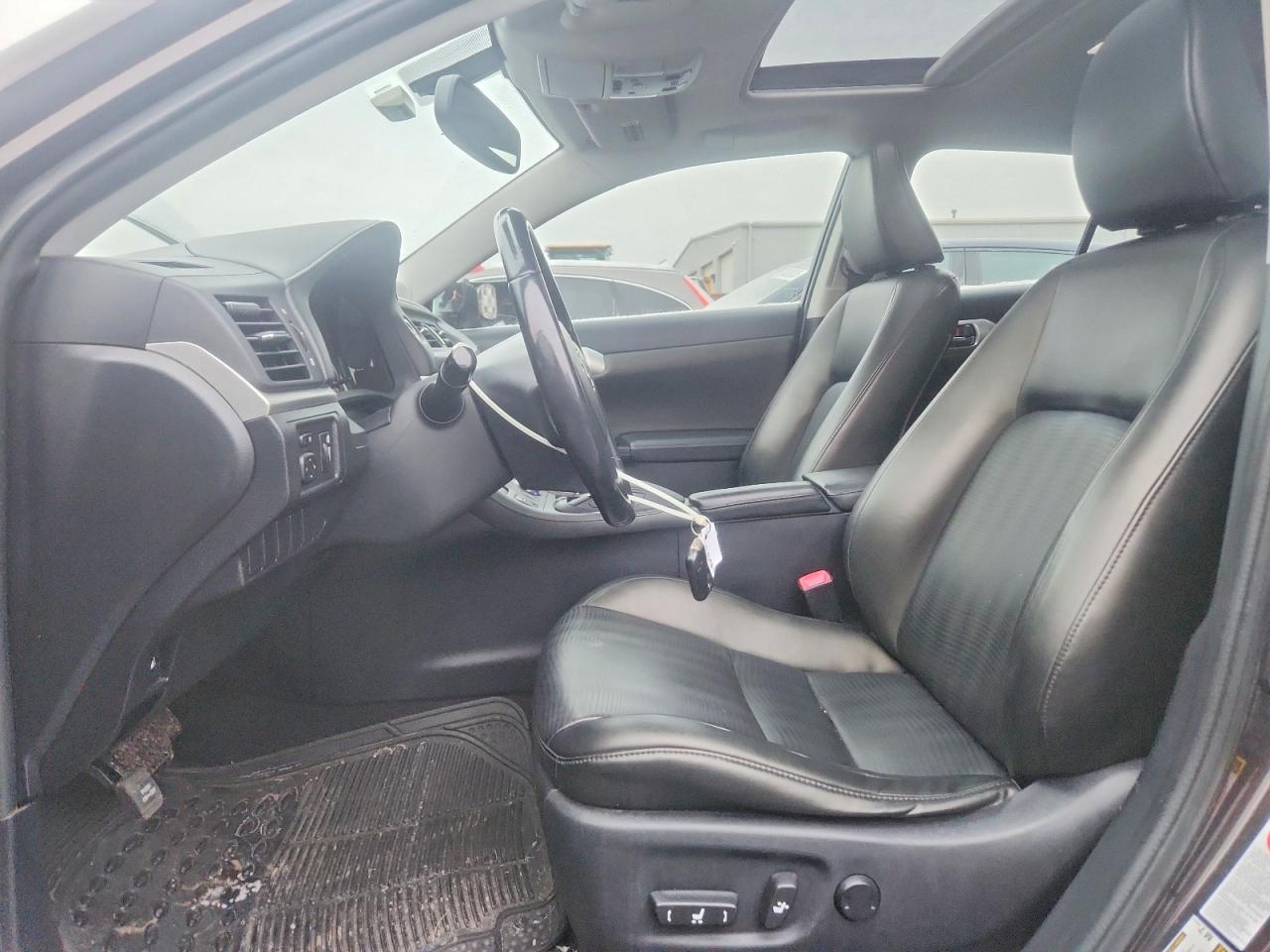 2013 LEXUS CT 200 photo 19