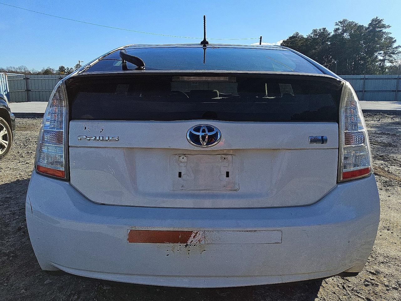2011 TOYOTA PRIUS photo 16