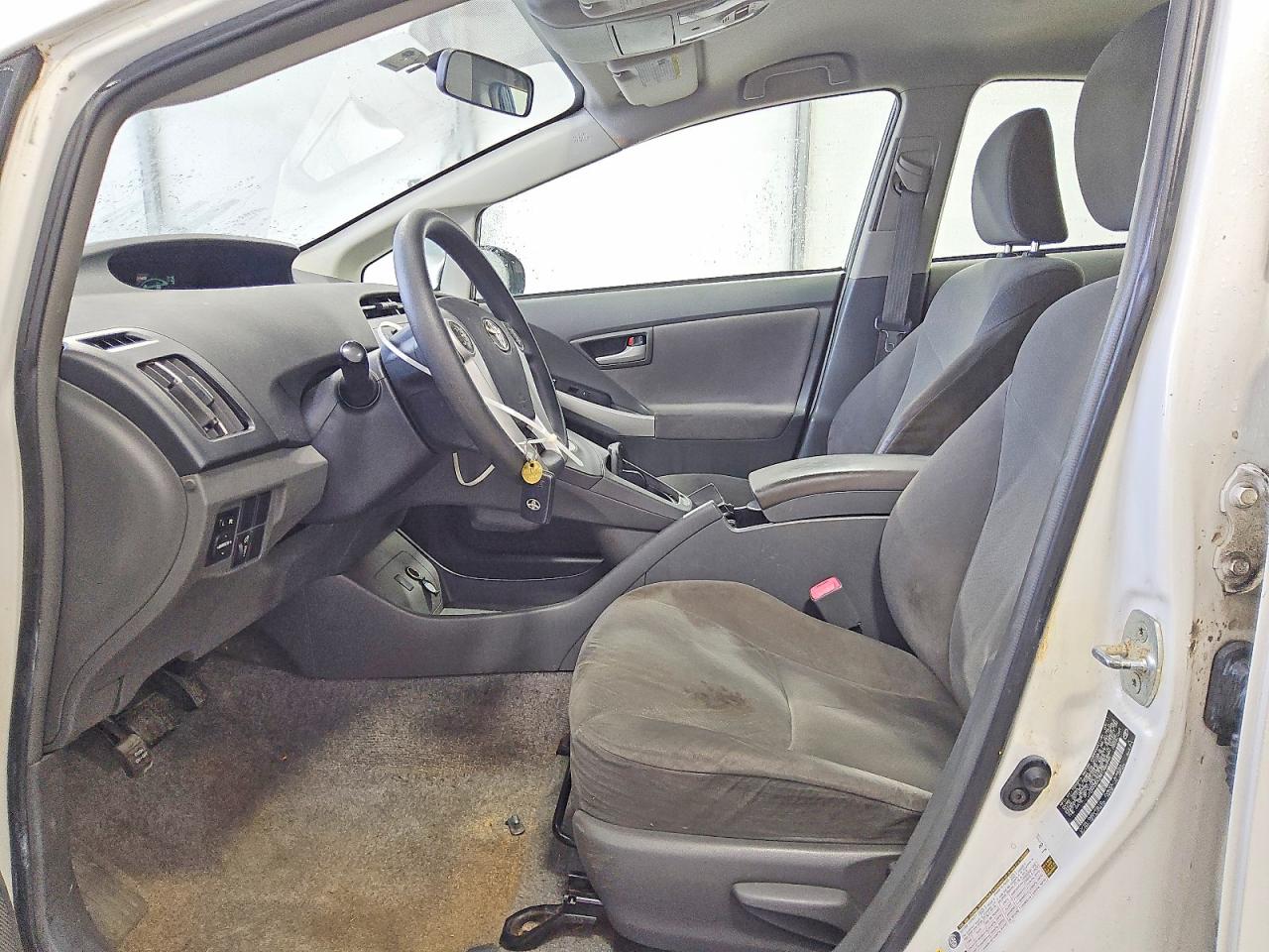 2011 TOYOTA PRIUS photo 19