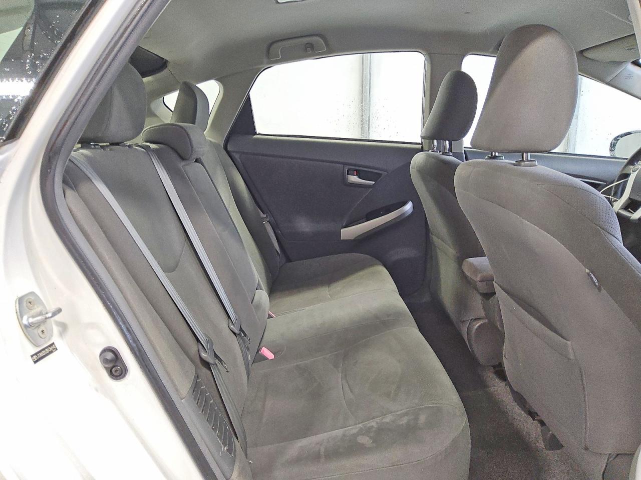 2011 TOYOTA PRIUS photo 28