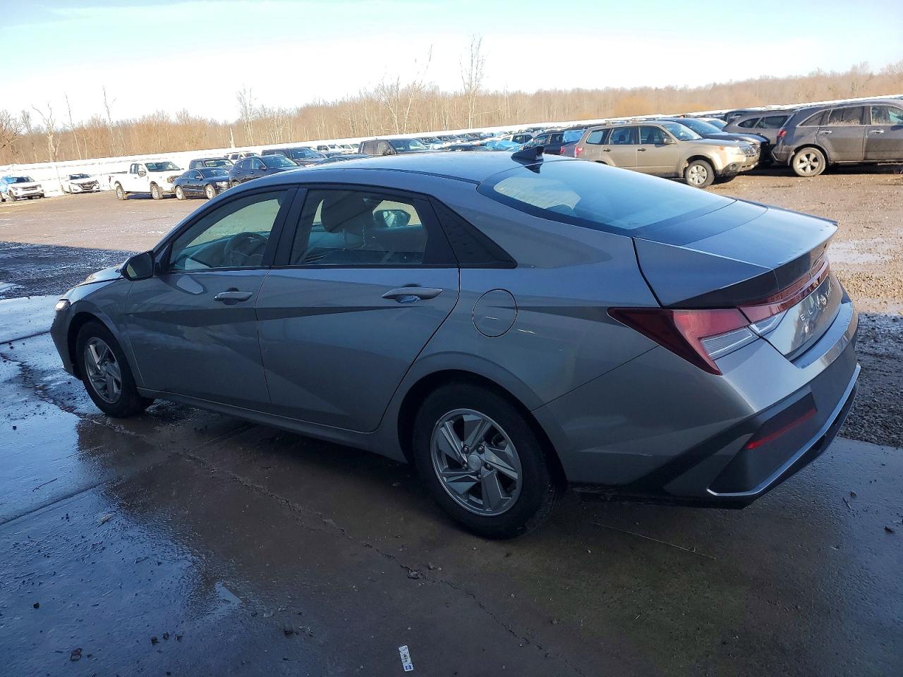 2024 HYUNDAI ELANTRA SE photo 4