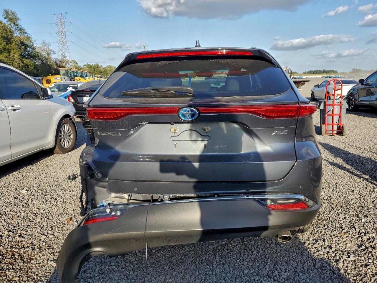 2024 TOYOTA VENZA LE photo 6