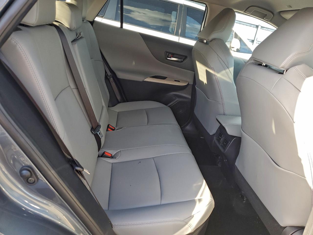 2024 TOYOTA VENZA LE photo 11