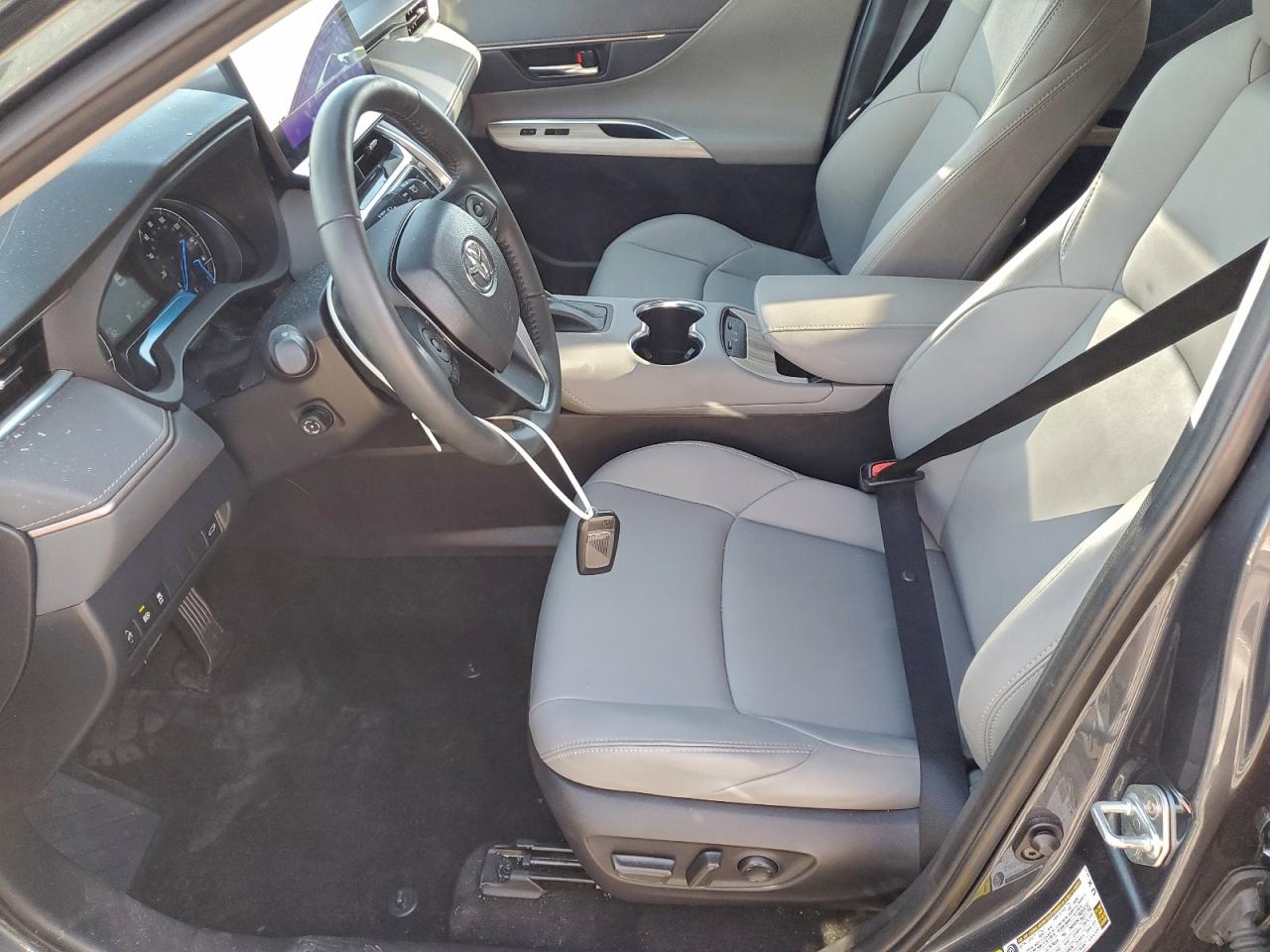 2024 TOYOTA VENZA LE photo 7