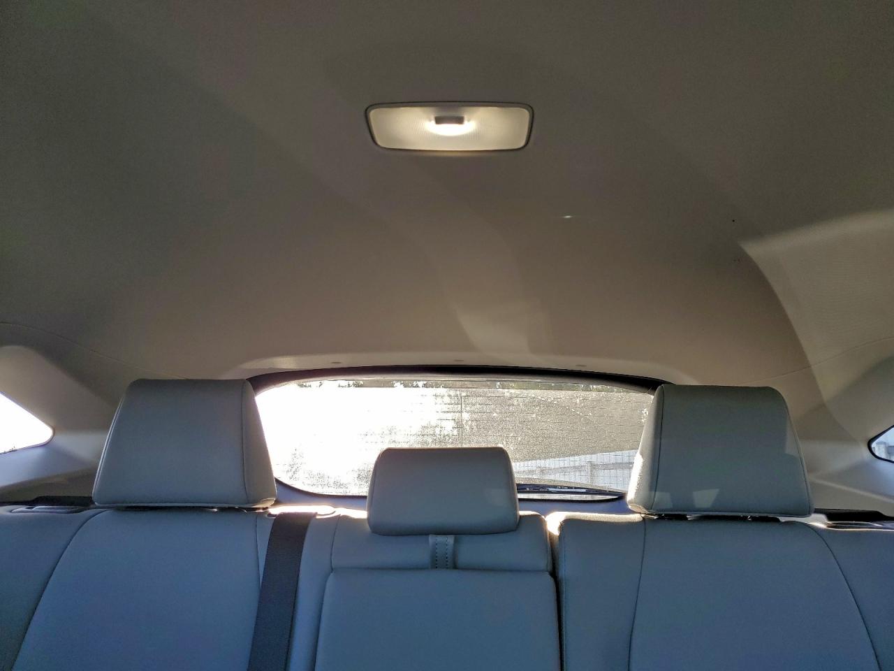 2024 TOYOTA VENZA LE photo 10